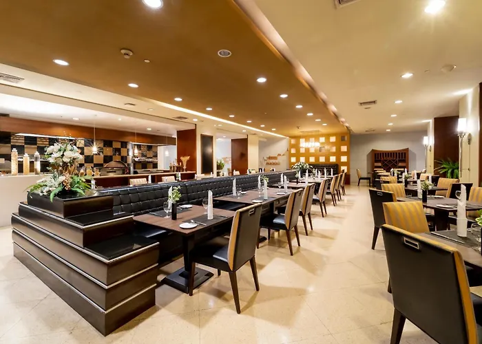 Century Park 4*