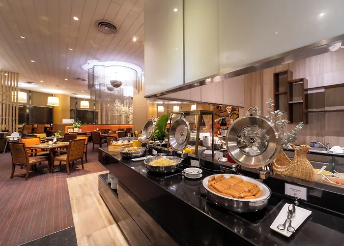 Century Park Hotel 4*