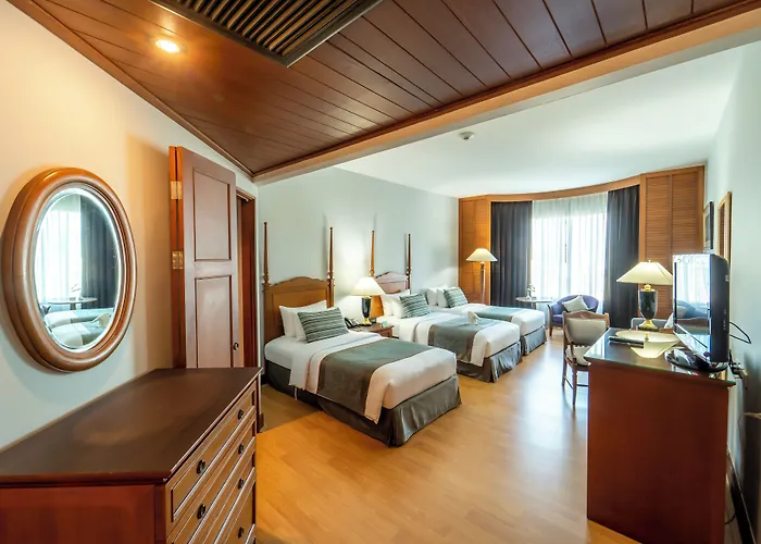 Century Park Hotel 4*