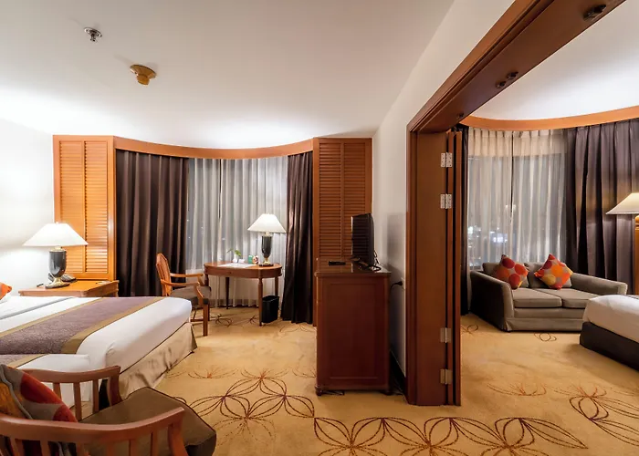 Century Park Hotel 4*