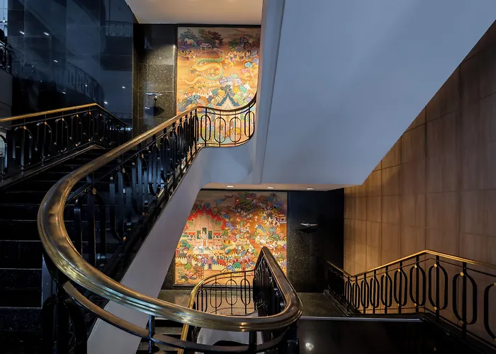Century Park Hotel 4*