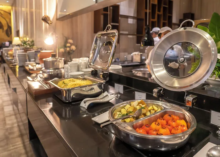 Century Park Hotel 4*