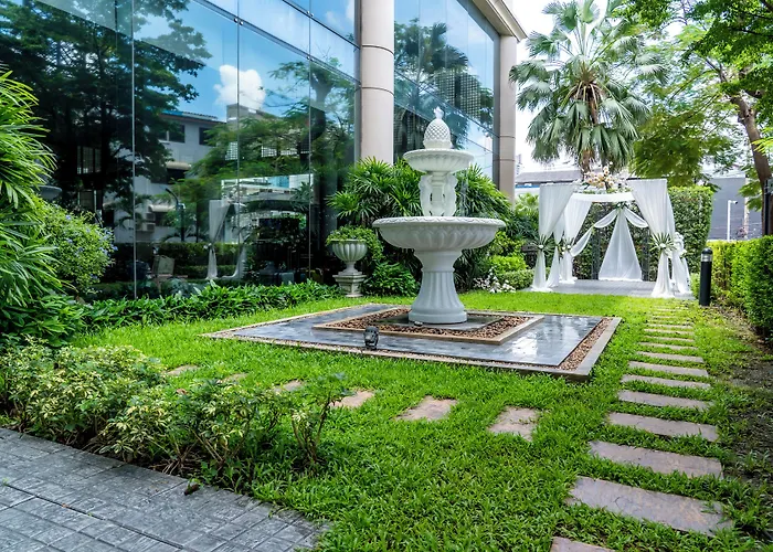 Hotel Century Park 4*